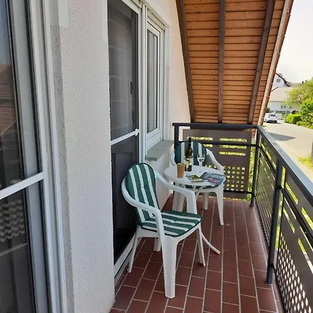 Am Schoosberg, * Niederkirchen bei Deidesheim